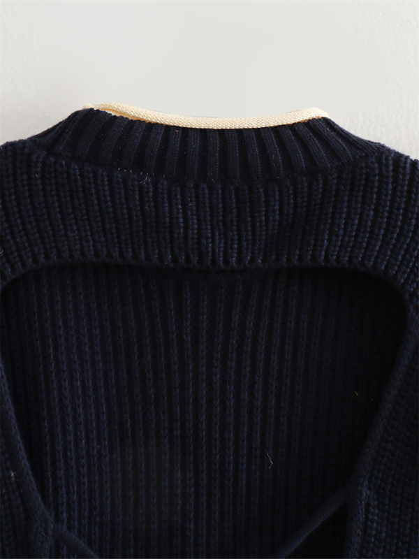 New women’s fashionable round neck back opening design knitted sweater vest