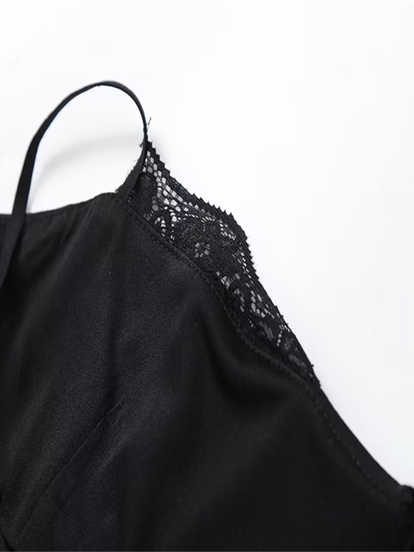 Women’s fashionable and versatile slim fit satin camisole