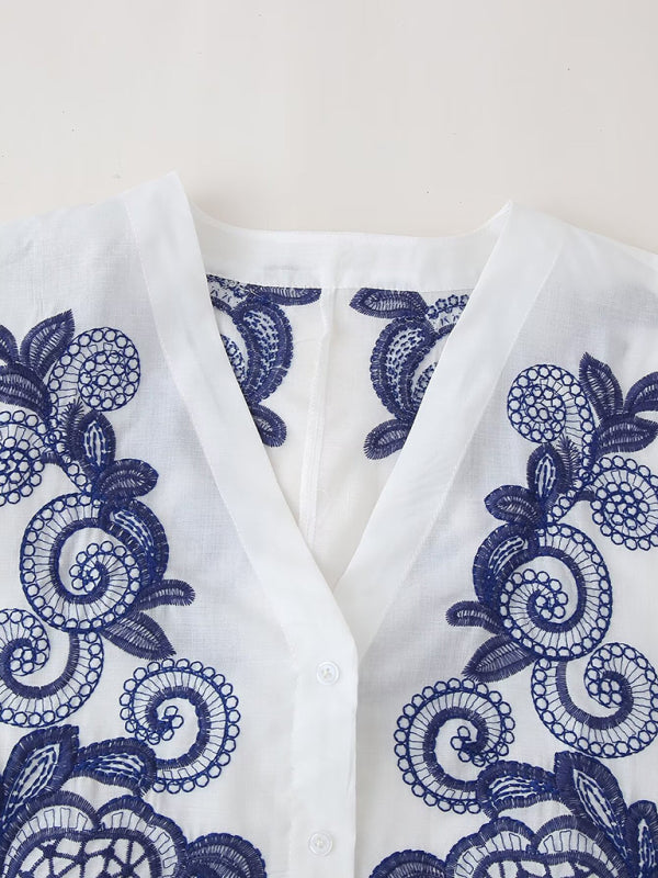 Women’s V-neck embroidered contrast bat sleeve shirt